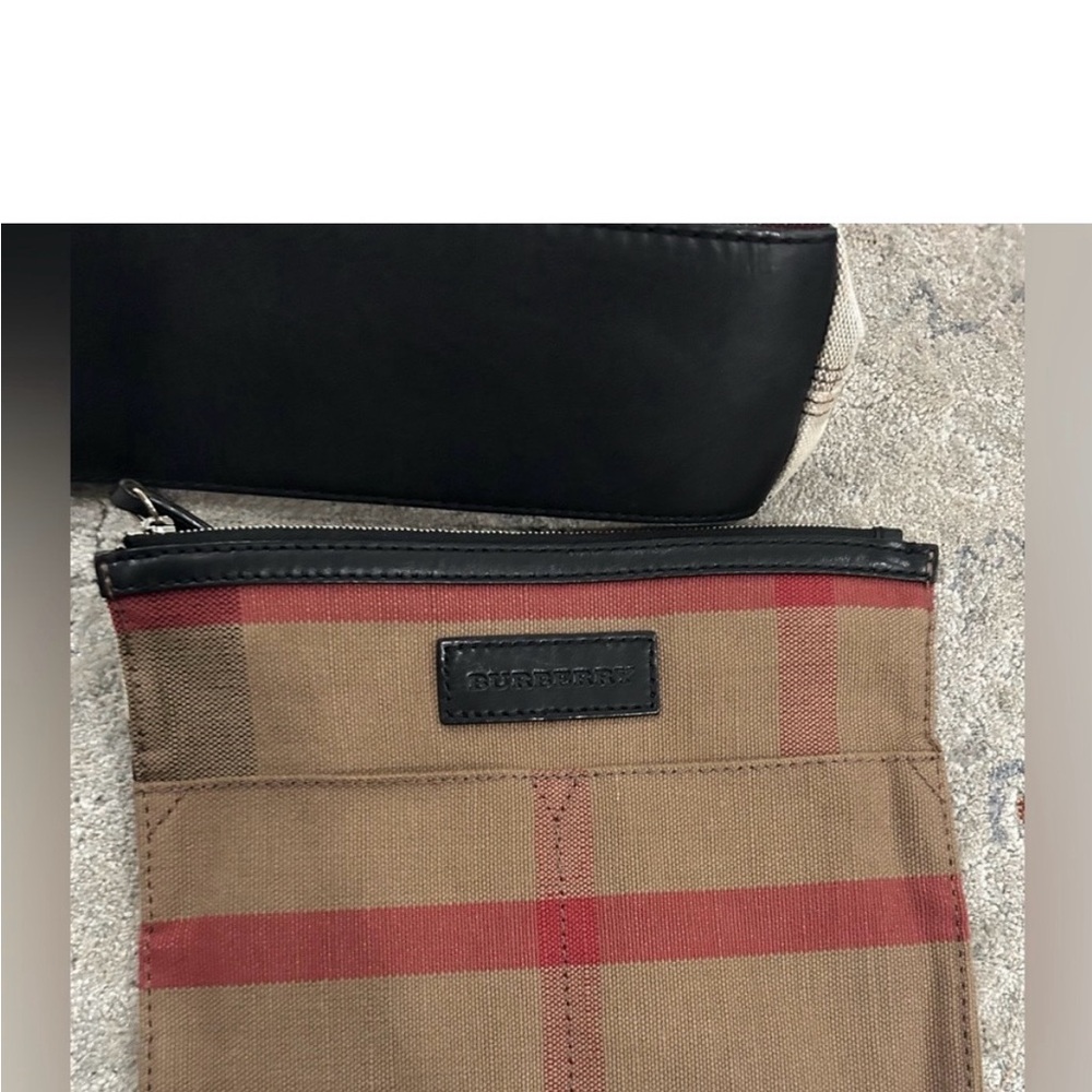Burberry Ashby House Check Bag with Pochette - Picture 7 of 10